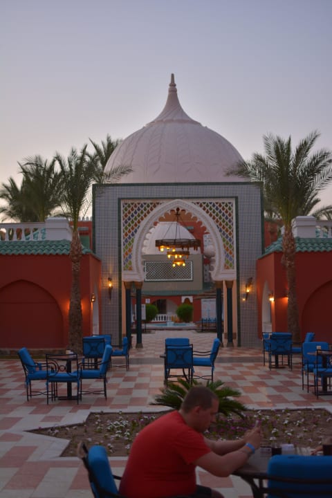 Баров полно по всему отелю Pickalbatros Alf Leila Wa Leila Resort - Neverland Hurghada