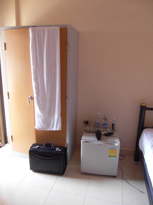 Kühlschrank und Schrank Hotel Top Mansion