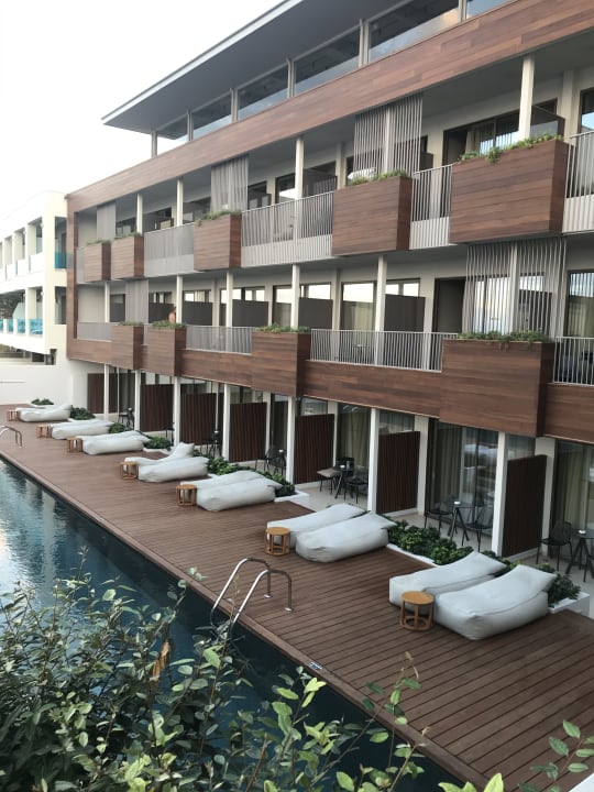 Außenansicht Ikones Seafront Luxury Suites