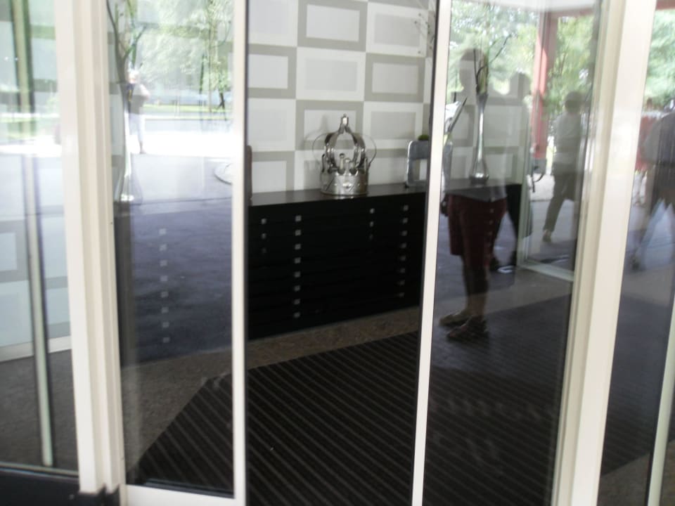 Hoteleingang Johannesbad Hotel Königshof
