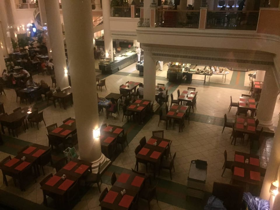 Großes Restaurant Charmillion Club Resort