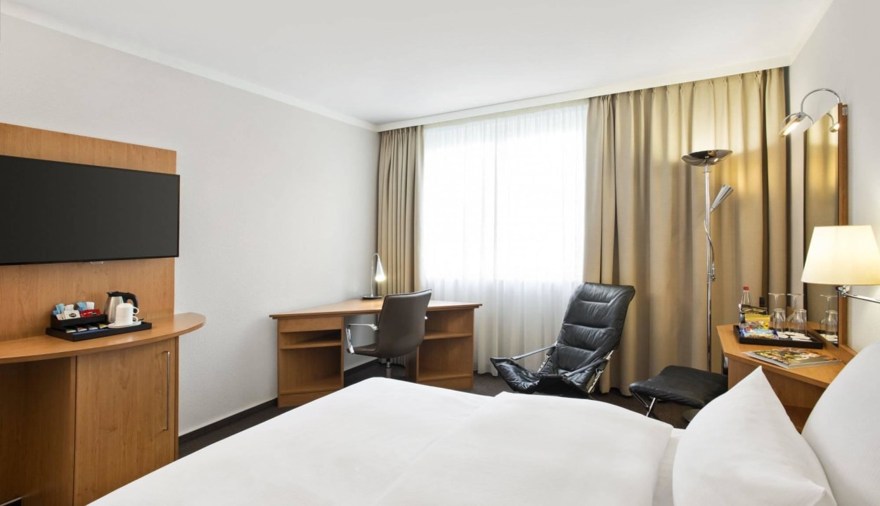 Superior Room NH Frankfurt Airport West