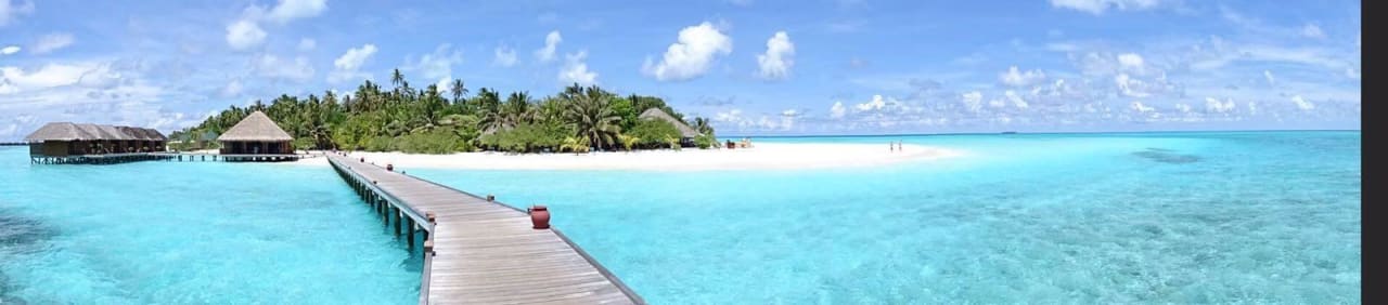 Blick vom Steg der over Waters  Meeru Maldives Resort Island