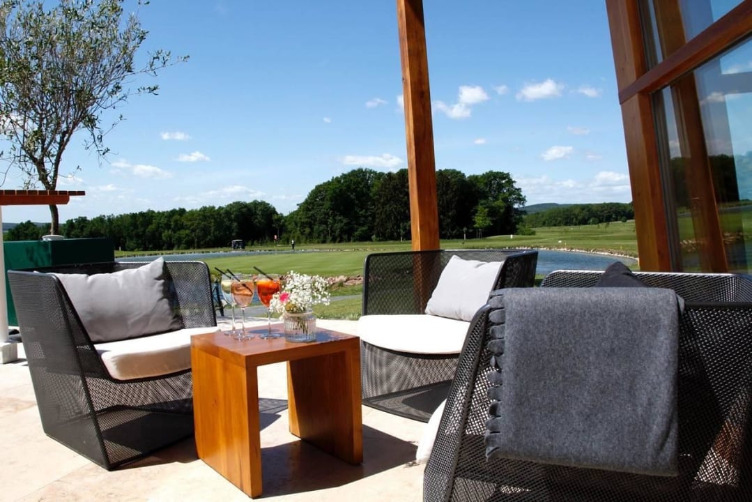 Terrasse Restaurant Heckers Hotel Gut Hühnerhof