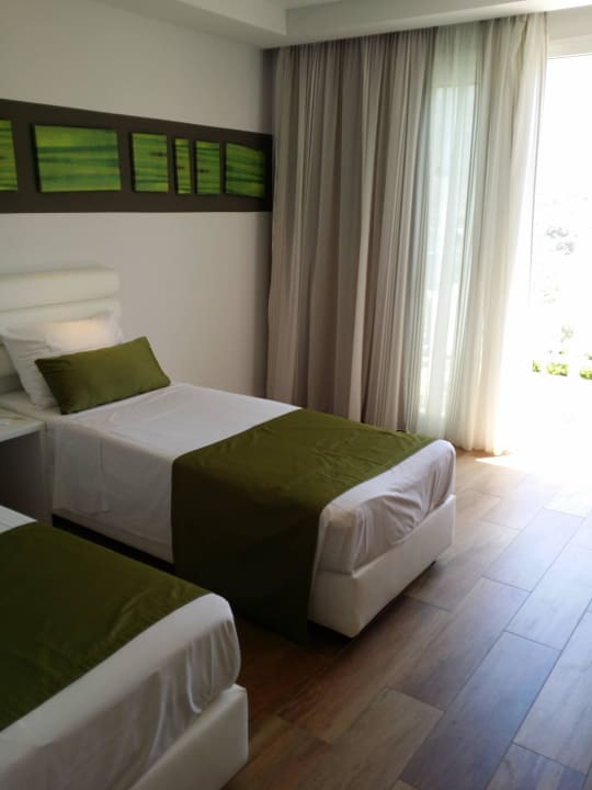 2. Schlafzimmer im Family Room  Fodele Beach & Water Park Holiday Resort