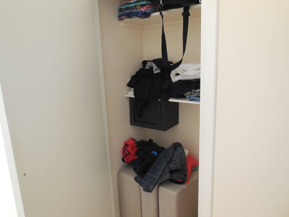 Schrank - super eingebaut Hotel Rosella by Intelier