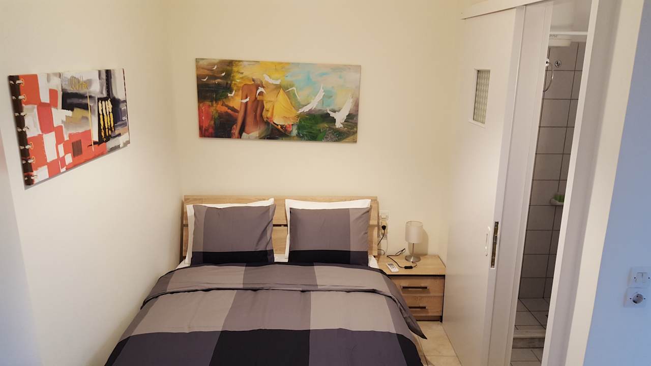 Zimmer Patras Port apartment