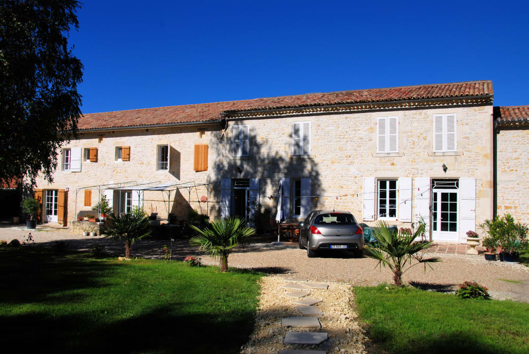 Man kann direkt am Haus parken Domaine du Papillon