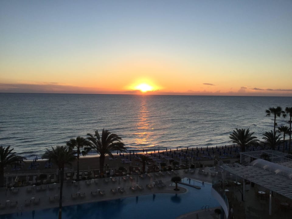 Sonnenuntergang Hotel Sunrise Beach
