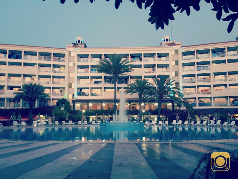 Hotel vom Pool aus  Top Hotel