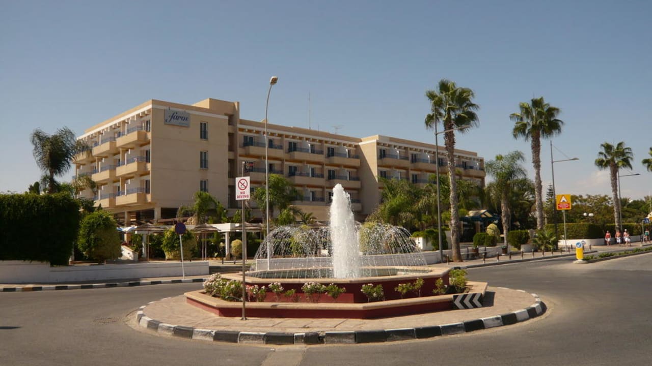 Straßenansicht Faros Hotel Ayia Napa
