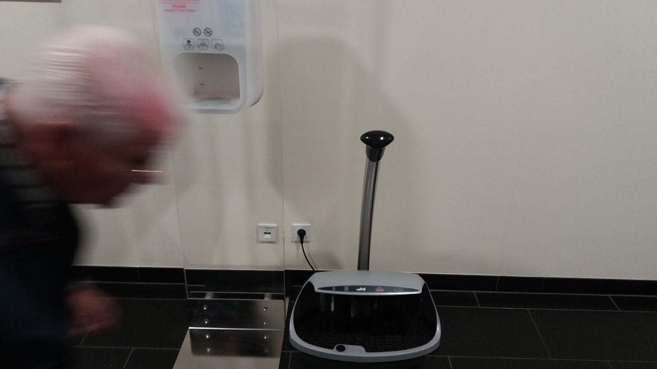 Die Herrentoilette im UG ARCOTEL Onyx Hamburg