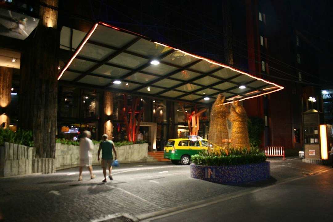 Anfahrtszone des Hotels Siam@Siam Design Hotel Bangkok