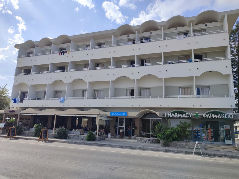 Außenansicht Hotel Zephyros