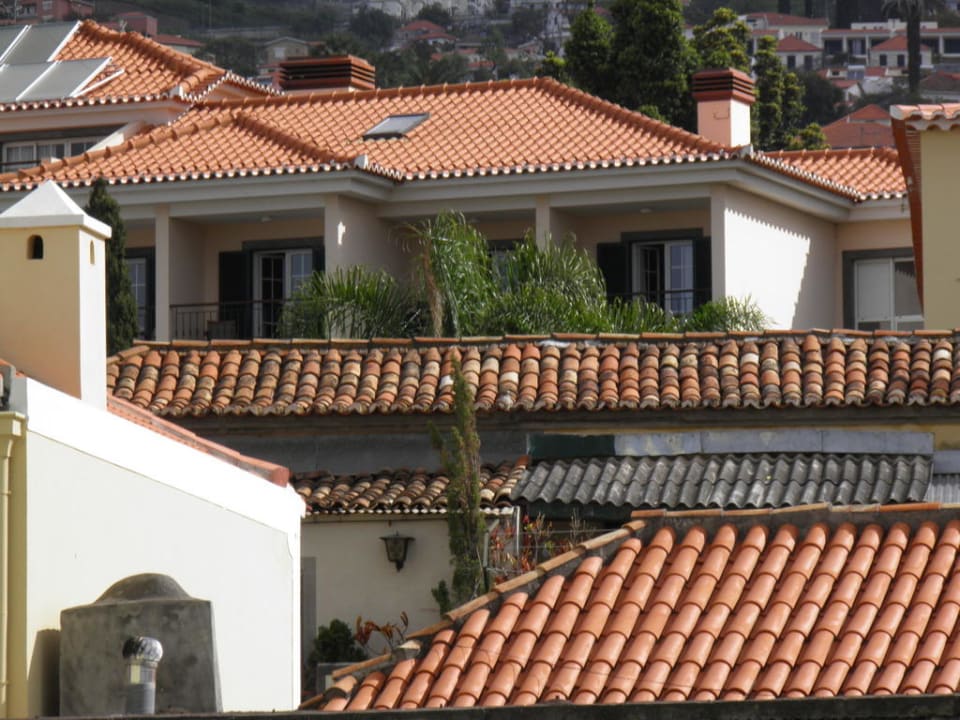 Ansicht des Hotels von der Promenade Hotel Albergaria Dias