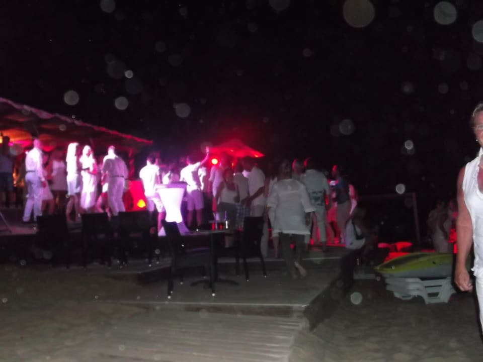 Strandparty an der Beachbar (Vollmondparty!) ROBINSON QUINTA DA RIA