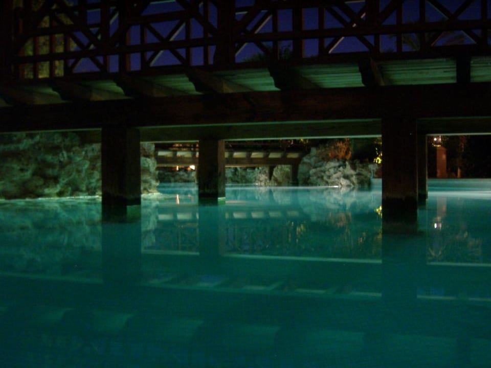 Unter den Brücken Ghazala Gardens