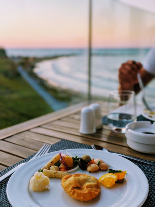 Gastro Knossos Beach Bungalows Suites Resort & Spa