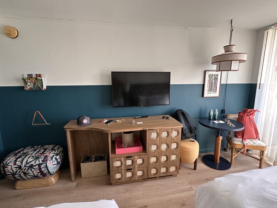 Zimmer Wayfinder Waikiki