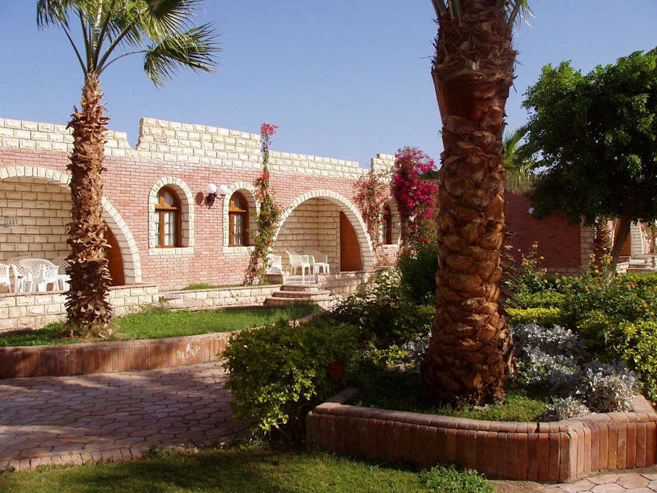 Eingang Hauptgebäude Aladdin Beach Resort