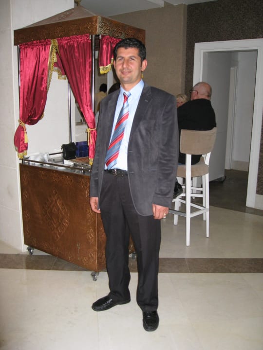 Özgür ein sehr freundlicher Resttaurant Chef Seamelia Beach Resort