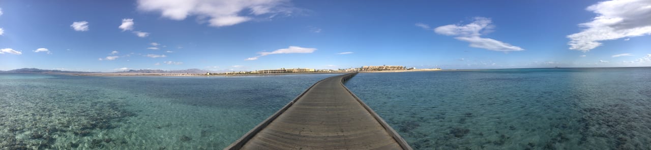 Strand The Breakers Diving & Surfing Lodge