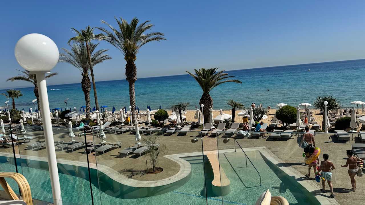 Pool Hotel Sunrise Beach