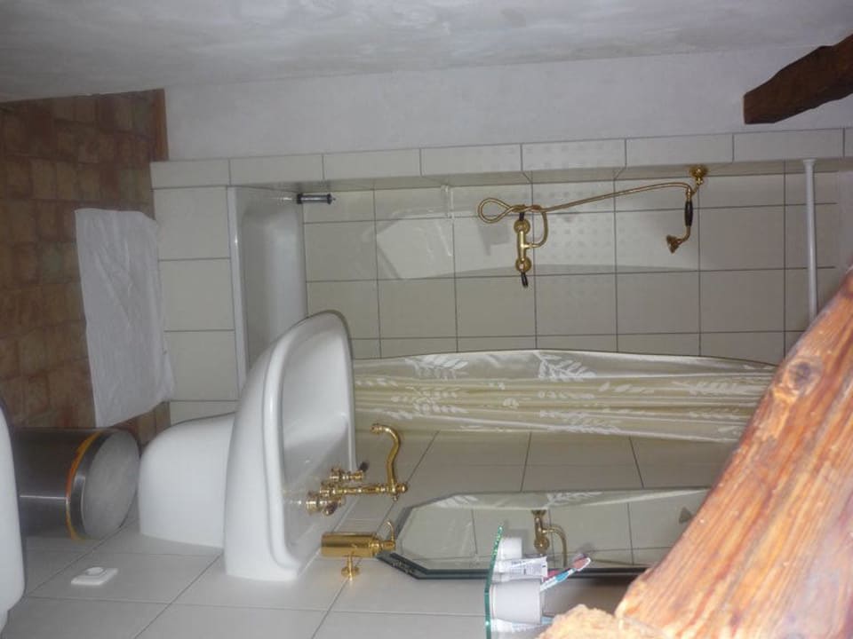 Bad DG im Appartement "Pfaffenstein" Apartments Brunnenhof