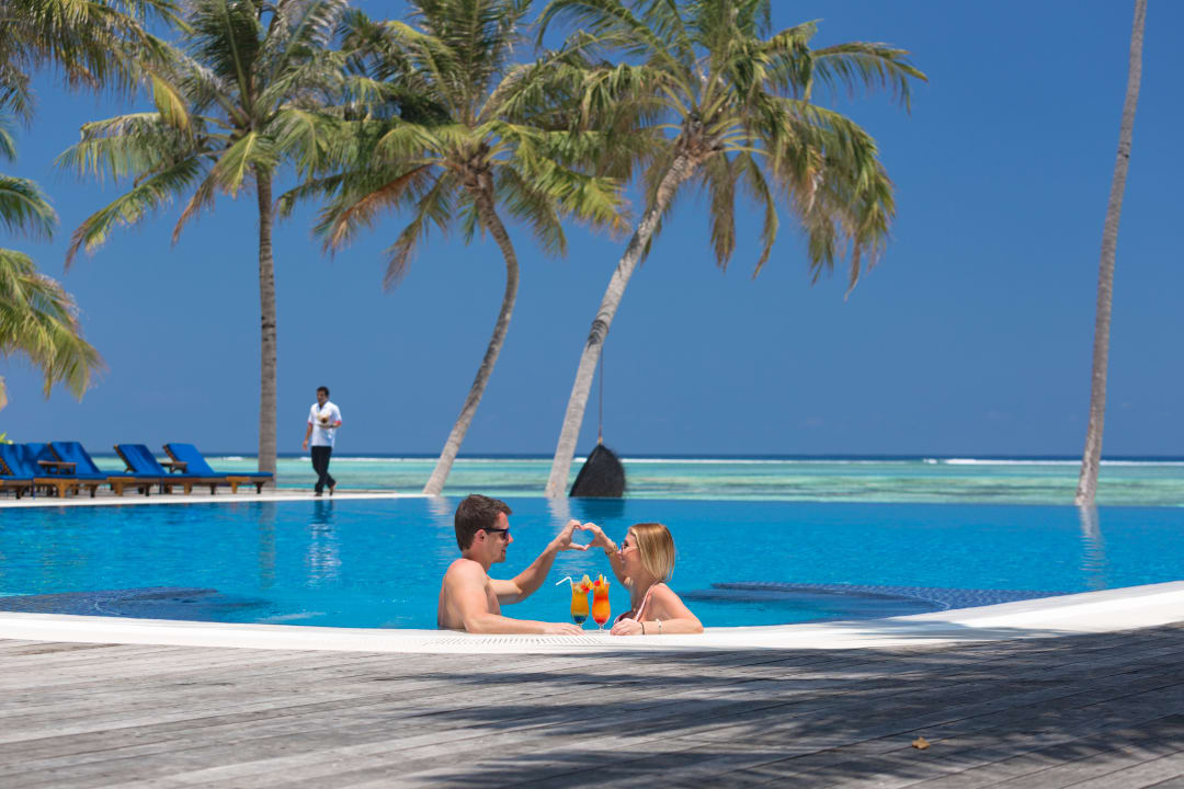 Pool Meeru Maldives Resort Island