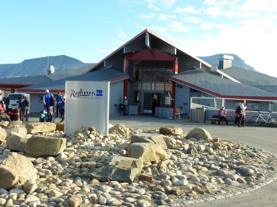 Eingangsbereich des Hotels Radisson Blu Polar Hotel Spitsbergen