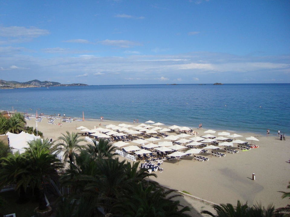 Ausblick zum Strand vom Zimmer aus Ushuaia Ibiza Beach Hotel - The Tower / The Club - Adults only