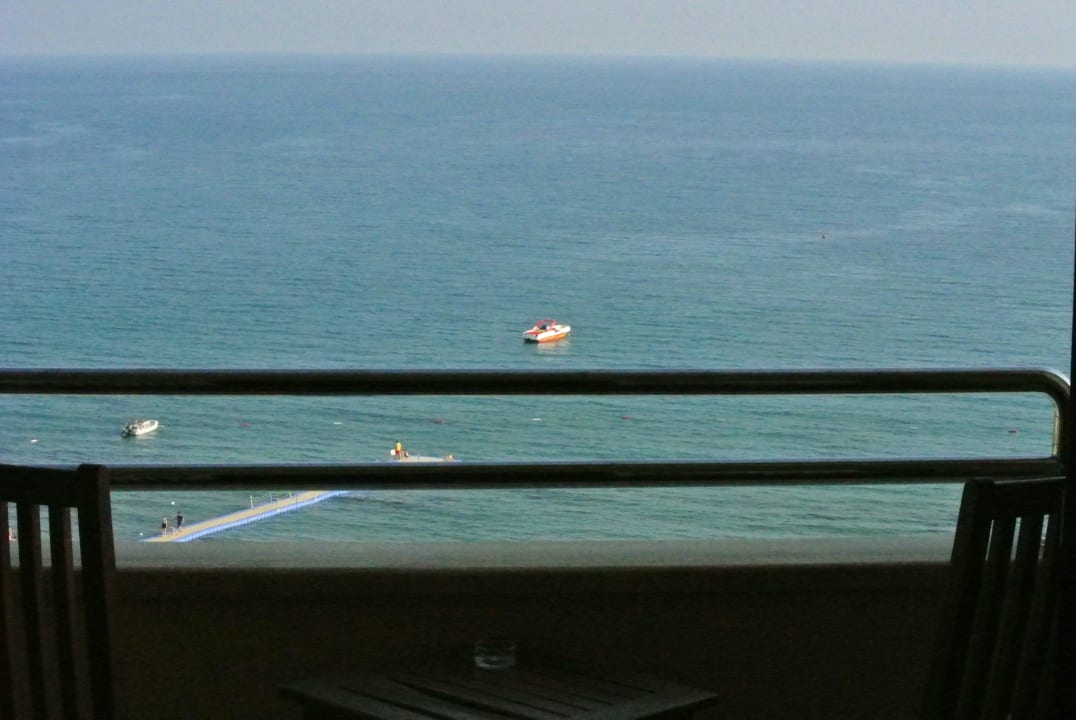 Ein Ausblick zum Entspannen Melas Resort Hotel