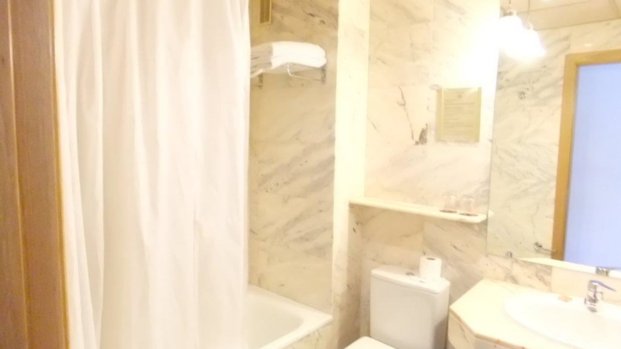 Badezimmer Rafaelhoteles Atocha