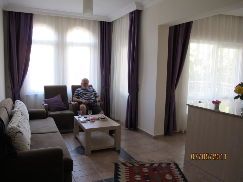 Wohnzimmer/Kückentheke Hotel Sirma