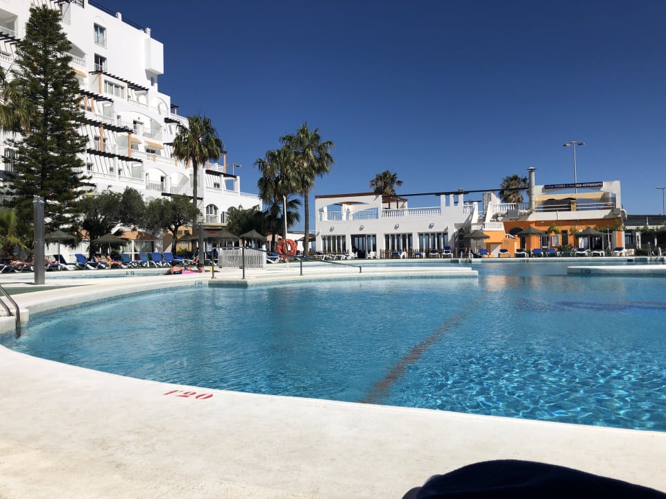 Pool Hotel Bahia Serena