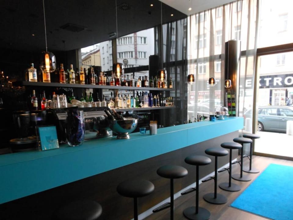 Lobby Motel One Prague-Florentinum