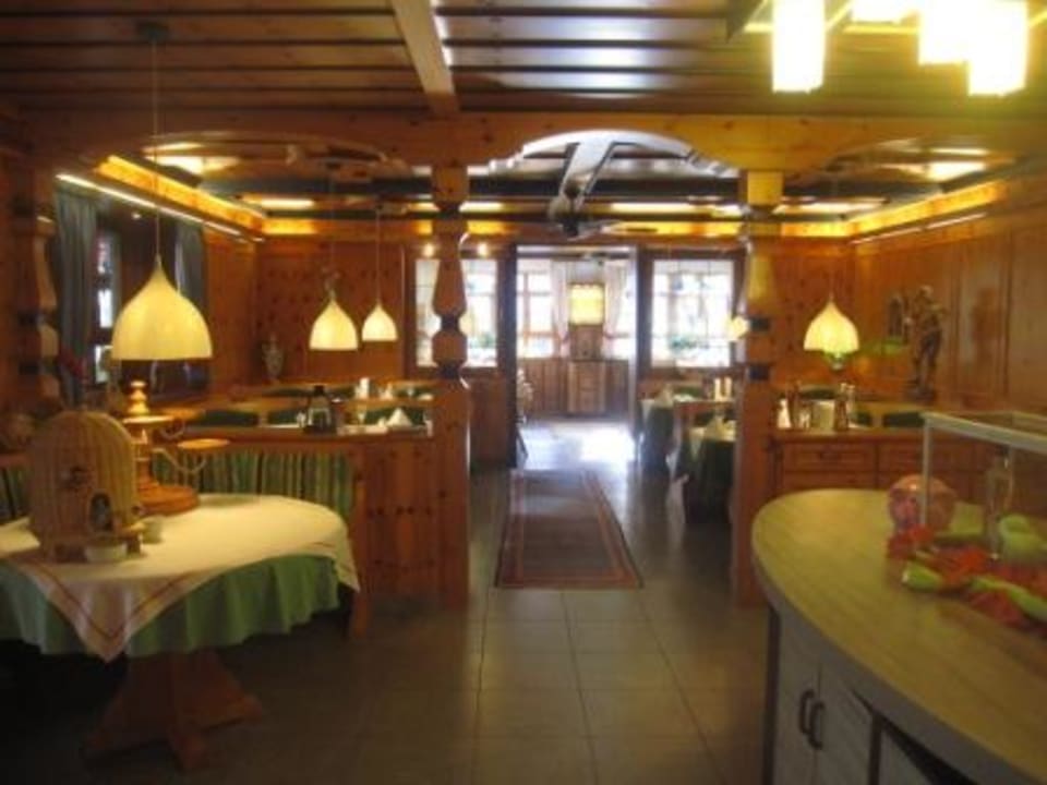 Blick in einen Teil des Restaurants Kneipp- und WellVitalhotel Edelweiss