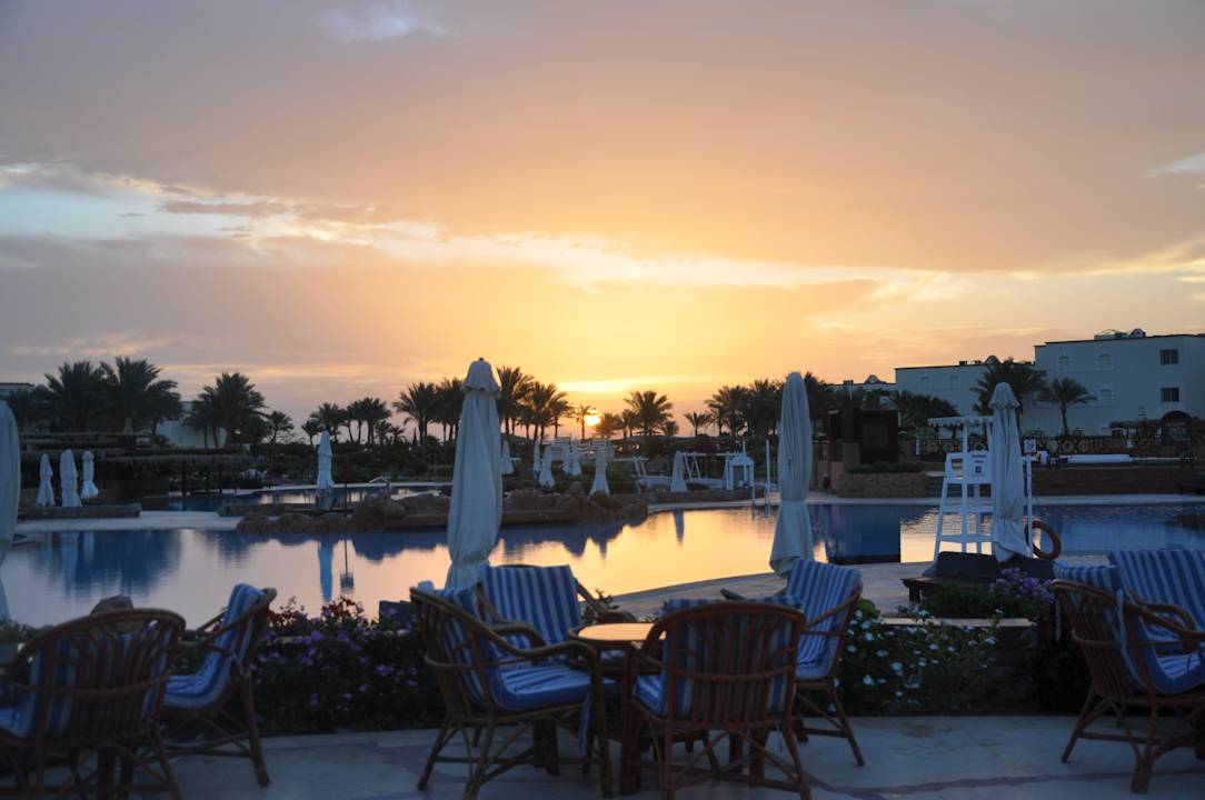 Hotel o wschodzie słońca Regency Plaza Aqua Park & Spa