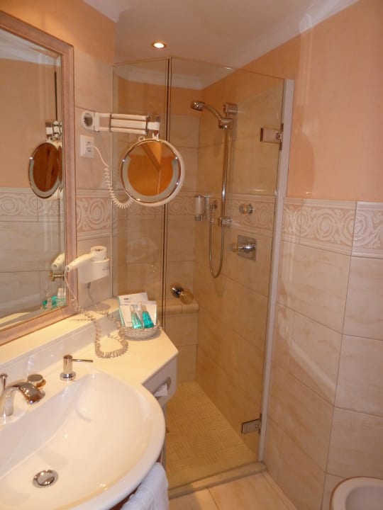 Und einer Dusche Wellnessresidenz Schalber