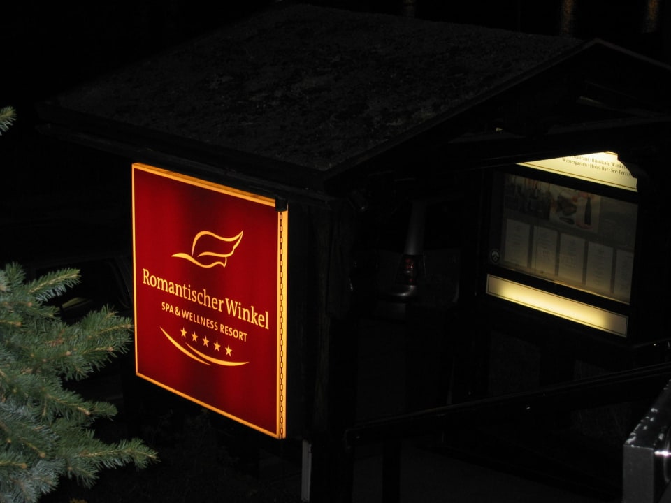 Empfang bei Nacht Romantischer Winkel RoLigio® & Wellness Resort