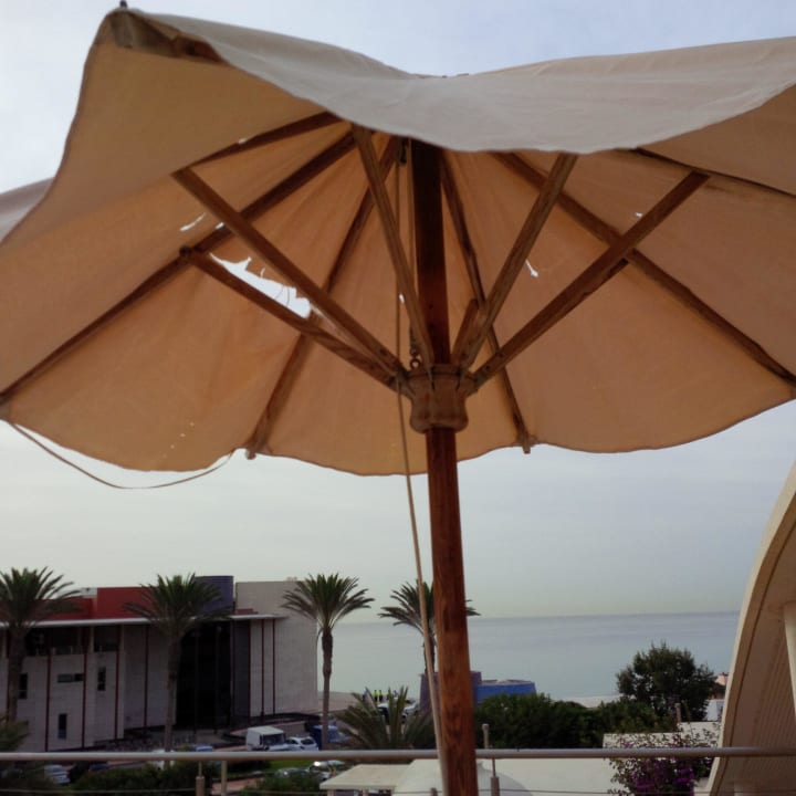 Zerrissener Sonnenschirm Hotel Villas Patio