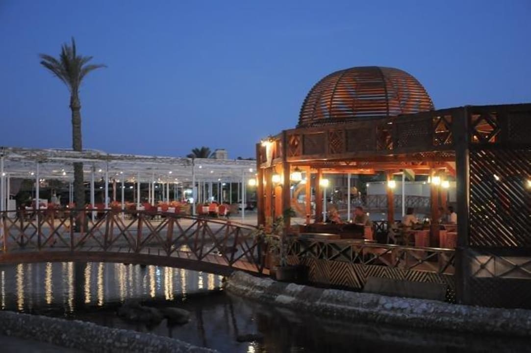 Restauracja wloska przy plazy Xanadu Club Makady Bay