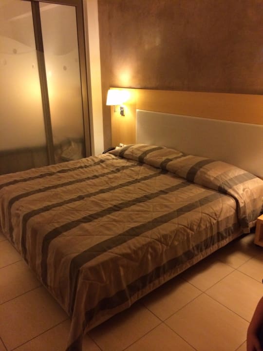Schlafzimmer  Grand Hotel Holiday Resort