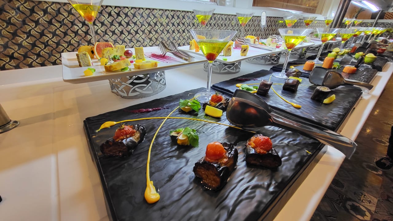 Gastro Royal Taj Mahal Hotel