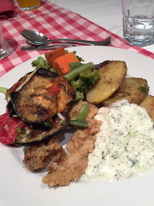 Abendessen Malikia Resort Abu Dabbab