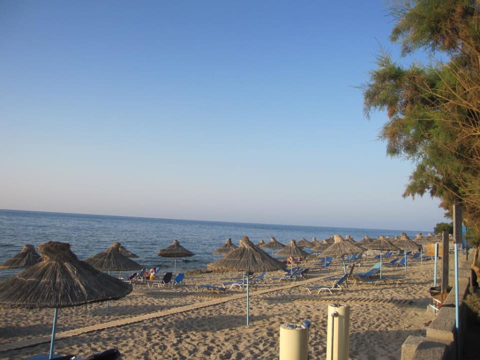 Strand ca. 50 Meter vom Hotel Hotel Serita Beach