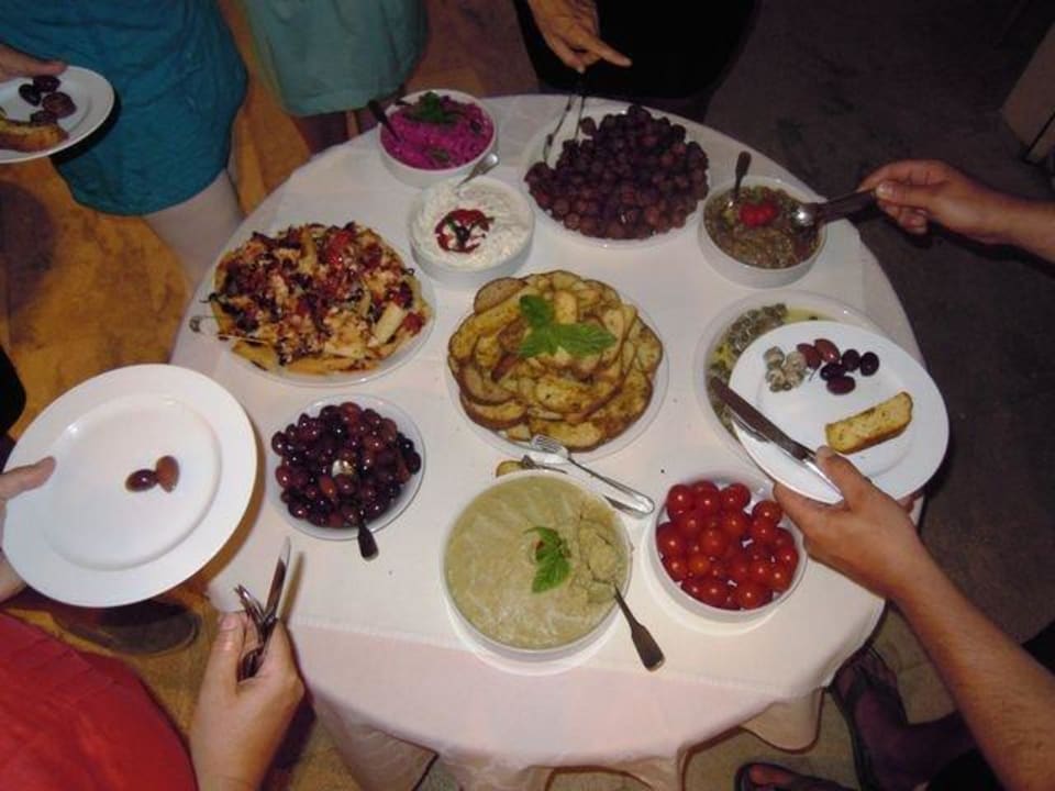 Schmankerln beim griechischen Abend Hotel Strogili