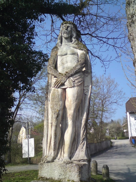 Statue im Garten Hoftaferne Neuburg