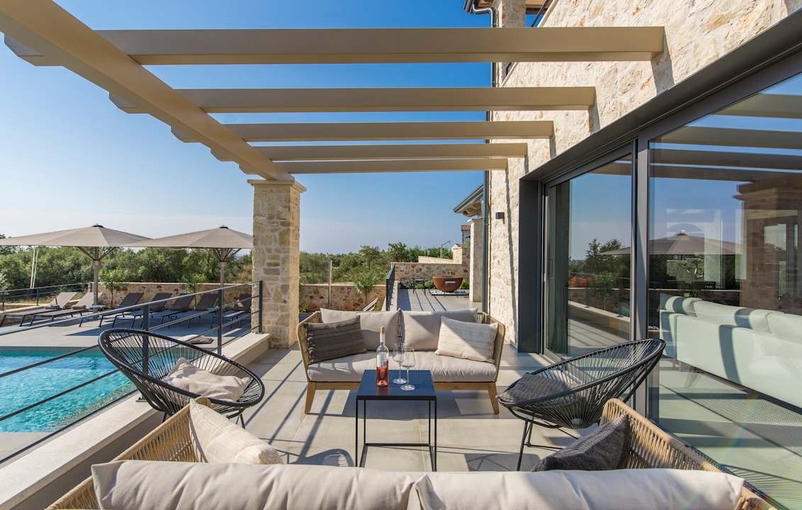 Pool Exclusive Living LUXURY ESTATE & VILLAS