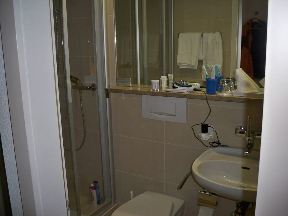 Bad mit Dusche Waldstätterhof Swiss Quality Hotel